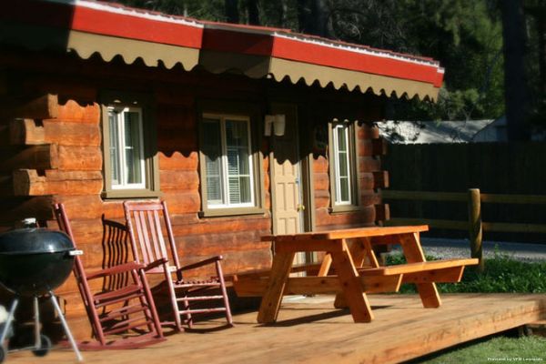 Historic Tamarack Lodge And Cabins (Martin City)